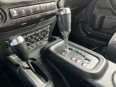 Used 2018 Jeep Wrangler Unlimited Sport S image 21