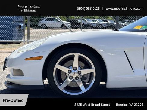 Used 2006 Chevrolet Corvette Coupe w/ Preferred Equipment Group RWD image 11