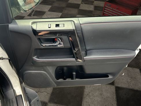 Used 2021 Toyota 4Runner TRD Off-Road Premium w/ Moonroof Package AWD/4WD image 11
