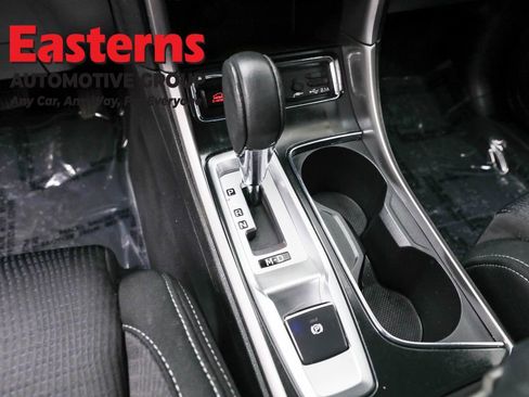 Used 2022 Subaru Ascent Premium w/ Convenience Package image 13