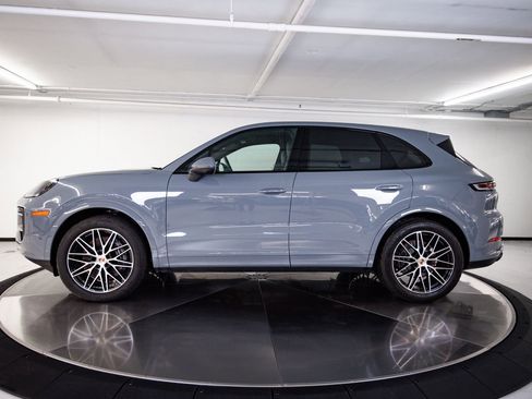 Certified 2026 Porsche Cayenne image 2