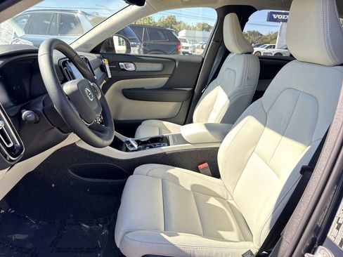New 2026 Volvo XC40 B5 Ultra w/ Protection Package Premier image 10