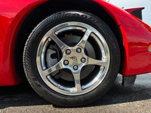 Used 2004 Chevrolet Corvette Coupe w/ Preferred Equipment Group RWD image 36