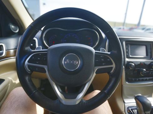 Used 2017 Jeep Grand Cherokee Limited w/ Trailer Tow Group IV image 6