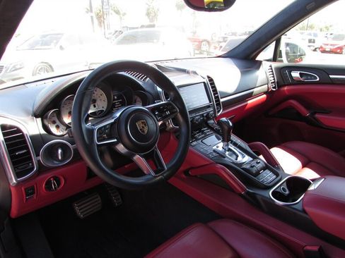 Used 2016 Porsche Cayenne GTS AWD/4WD image 9