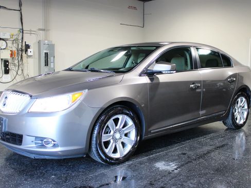 Used 2011 Buick LaCrosse CXL image 6