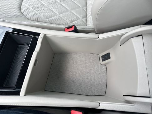 Certified 2024 Volkswagen Atlas SEL Premium R-Line image 30