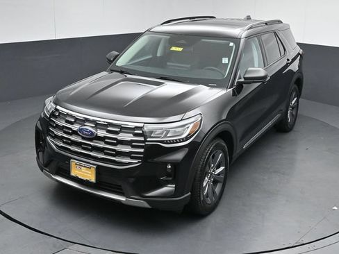 Certified 2025 Ford Explorer Active w/ Active Comfort Package AWD/4WD image 48