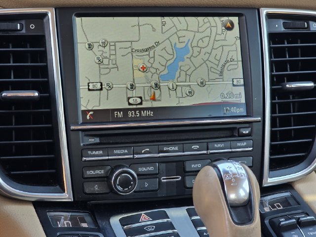 Used 2016 Porsche Panamera 4 AWD/4WD image 10