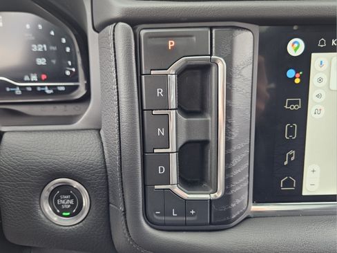 Used 2022 GMC Yukon XL Denali AWD/4WD image 18