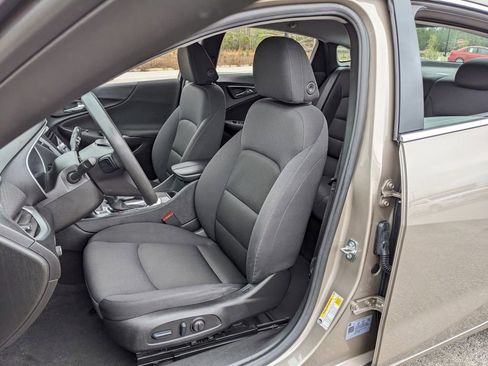Used 2024 Chevrolet Malibu LT image 35