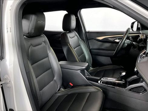 Used 2025 Chevrolet TrailBlazer ACTIV w/ Driver Confidence Package FWD image 7