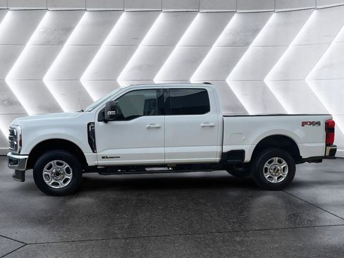 New 2026 Ford F250 XLT w/ XLT Premium Package AWD/4WD image 3