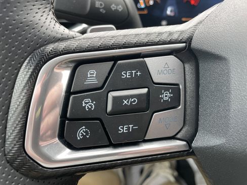 Used 2025 Ford Mustang GT Premium image 11