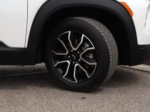 Used 2025 Chevrolet TrailBlazer ACTIV w/ Convenience Package FWD image 13