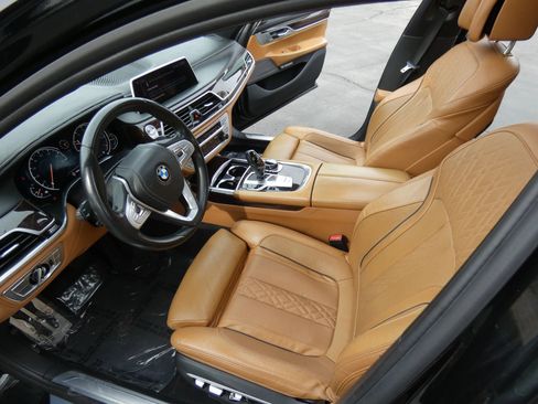 Used 2016 BMW 750i xDrive image 52