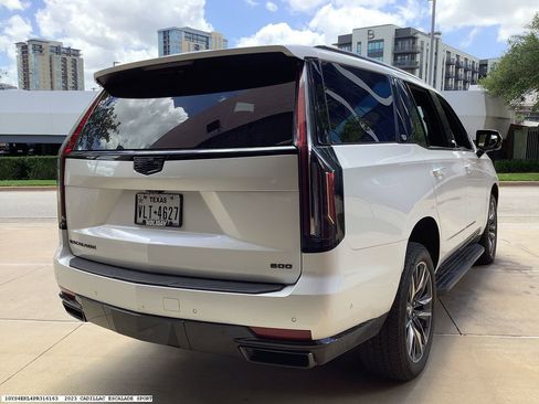 Used 2023 Cadillac Escalade Sport AWD/4WD image 3