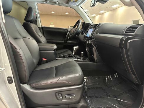 Certified 2024 Toyota 4Runner TRD Off-Road Premium w/ TRD Black Wheel Package (TMS) AWD/4WD image 28