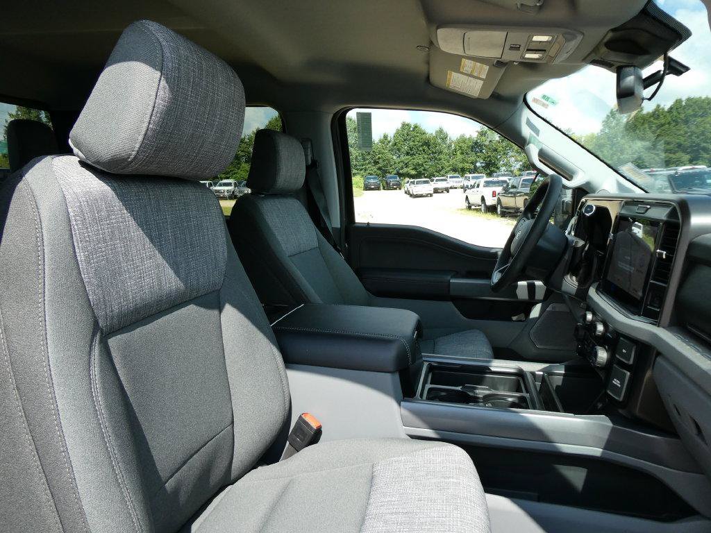 New 2026 Ford F250 XLT w/ XLT Premium Package AWD/4WD image 12