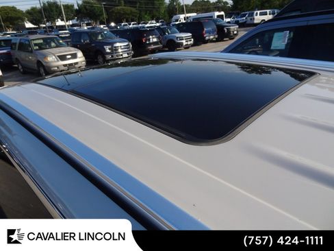 Used 2022 Lincoln Aviator Reserve w/ Equipment Group 201A RWD image 17