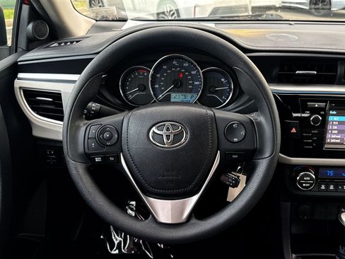 Used 2015 Toyota Corolla LE FWD image 16