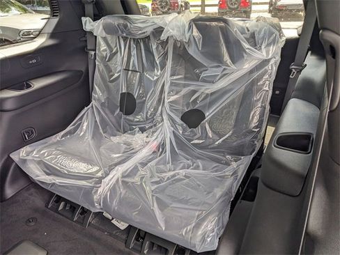 New 2025 Jeep Grand Cherokee L Limited image 11