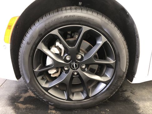 Certified 2024 Chrysler Pacifica Limited w/ S Appearance Package image 24