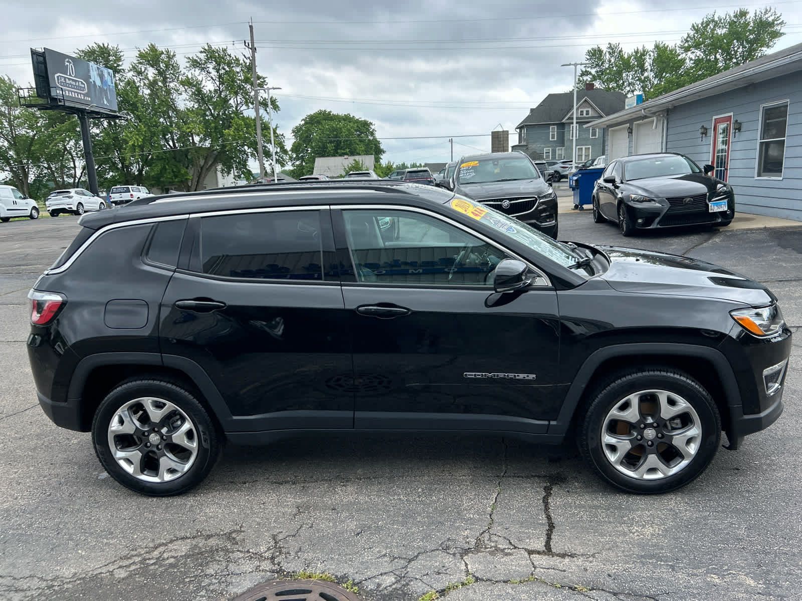Used 2019 Jeep Compass Limited AWD/4WD image 2