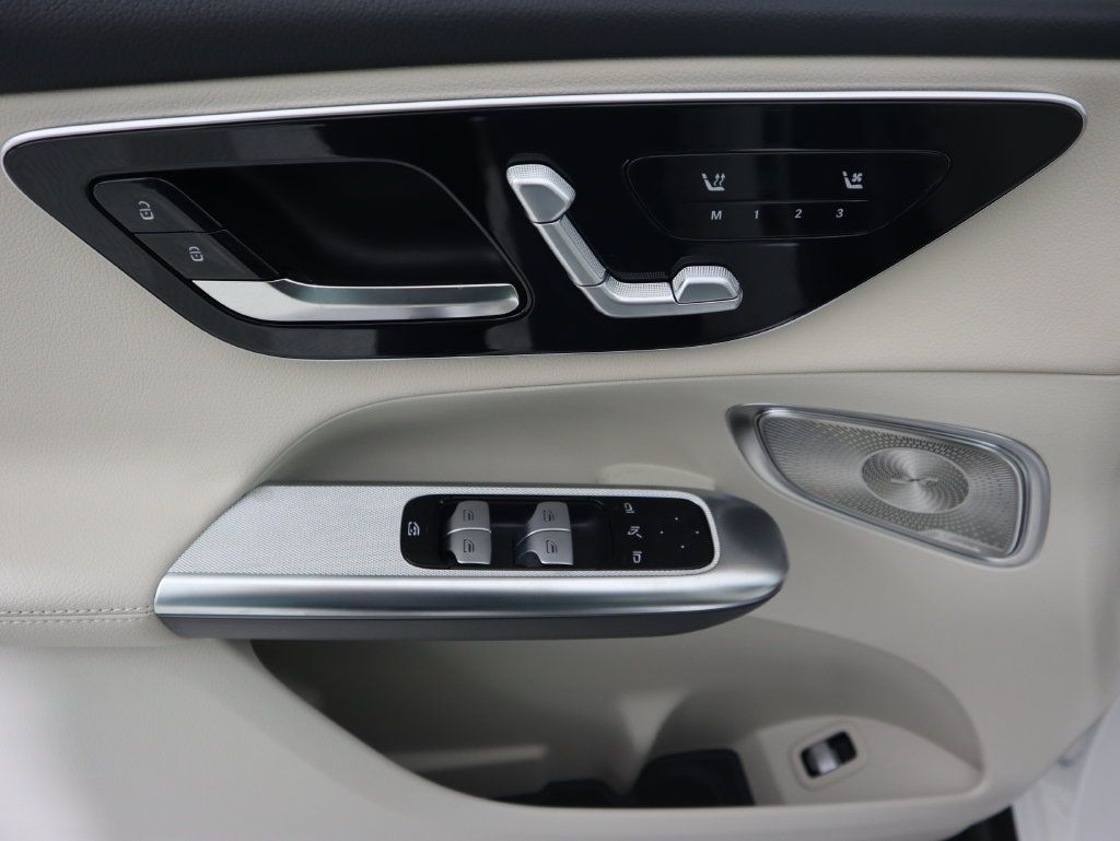 Certified 2026 Mercedes-Benz GLC 300 image 25