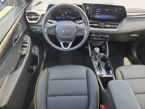 Used 2024 Chevrolet TrailBlazer ACTIV w/ Convenience Package FWD image 12