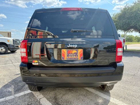 Used 2017 Jeep Patriot Sport w/ Power Value Group FWD image 4