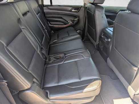 Used 2019 Chevrolet Suburban Premier AWD/4WD image 18