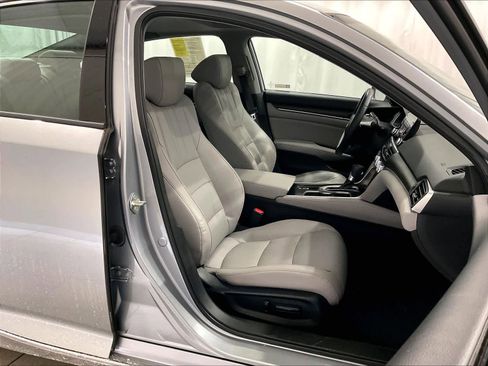 Used 2018 Honda Accord EX-L image 11