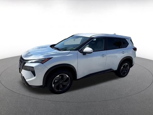 Used 2025 Nissan Rogue SV FWD image 8