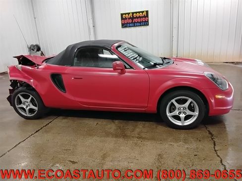 Used 2000 Toyota MR2 RWD image 2