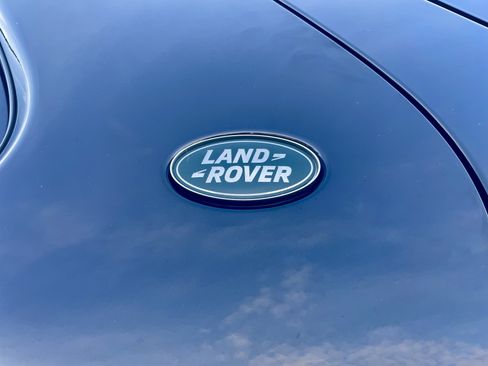 Certified 2025 Land Rover Discovery Dynamic SE AWD/4WD image 34