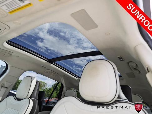 Used 2020 Lincoln Aviator Black Label Grand Touring AWD/4WD image 12