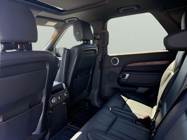 Used 2020 Land Rover Discovery HSE AWD/4WD image 9
