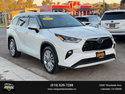 Used 2023 Toyota Highlander Platinum AWD/4WD image 1