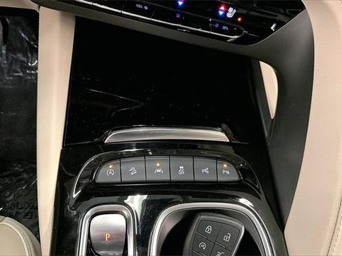 Used 2023 Buick Envision Avenir image 34