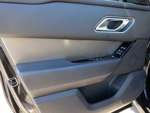 Used 2019 Land Rover Range Rover Velar S AWD/4WD image 14