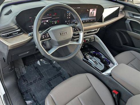 Certified 2025 Audi Q5 Premium w/ Convenience Package image 3