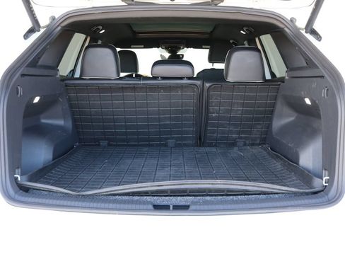 Used 2024 Volkswagen Atlas Cross Sport SEL Premium R-Line AWD/4WD image 35