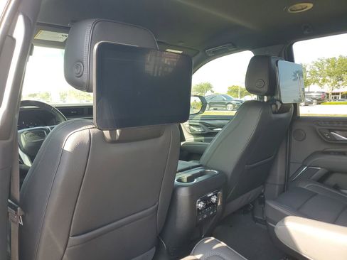 Used 2024 GMC Yukon Denali w/ Advanced Technology Package image 20