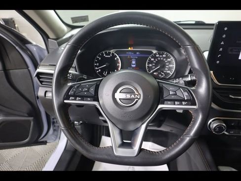 Used 2024 Nissan Altima 2.5 SR w/ SR Premium Package image 17