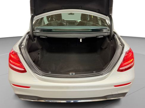 Used 2019 Mercedes-Benz E 300 4MATIC image 26