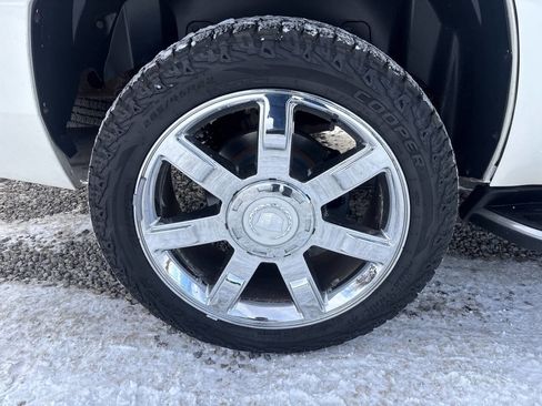 Used 2008 Cadillac Escalade Base AWD 4dr SUV image 29