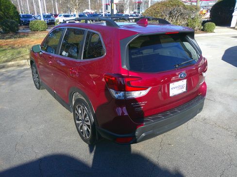 Used 2020 Subaru Forester Limited image 9