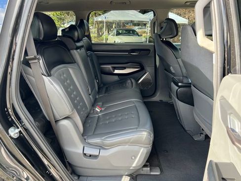 Used 2024 Kia EV9 Wind image 11