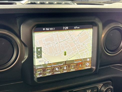 Certified 2023 Jeep Wrangler Unlimited AWD/4WD image 17